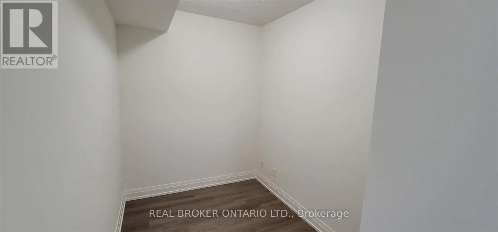 1208 - 3121 SHEPPARD AVENUE