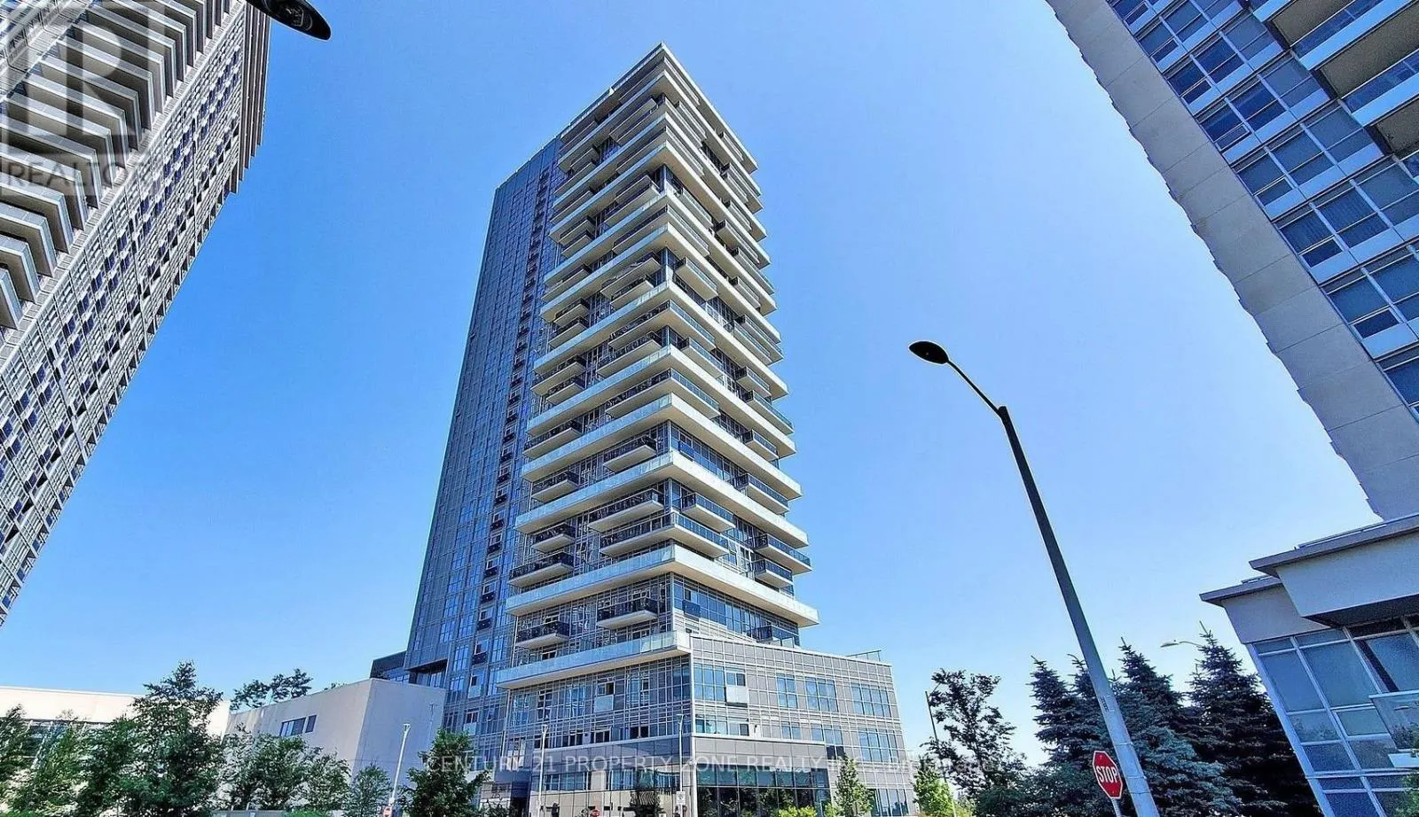 210 - 225 VILLAGE GREEN SQUARE