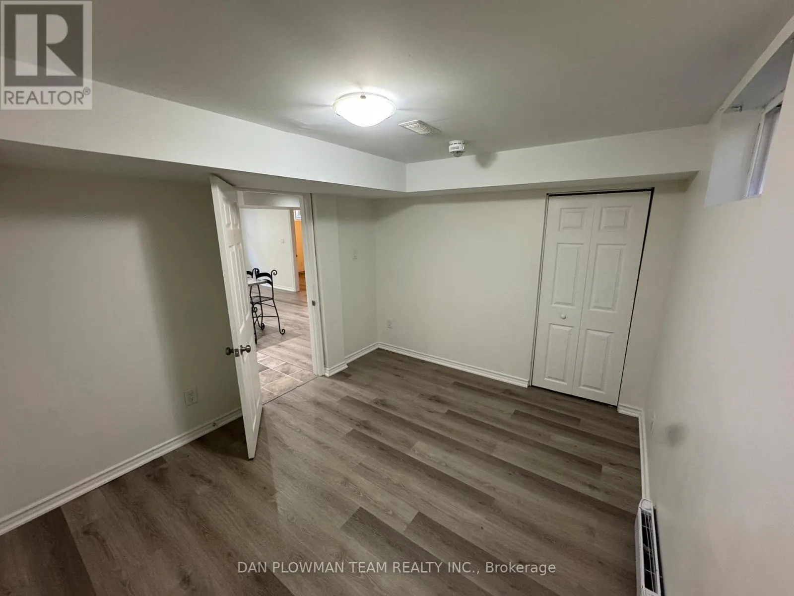 37 WOOD DRIVE