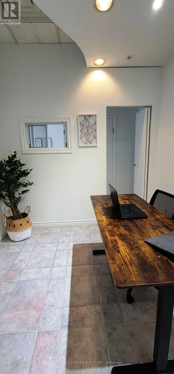 UNIT 21 - 4465 SHEPPARD AVENUE E