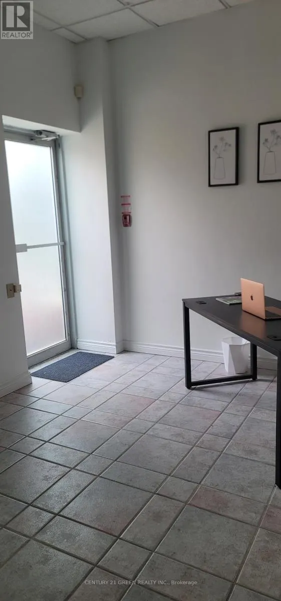 UNIT 21 - 4465 SHEPPARD AVENUE E