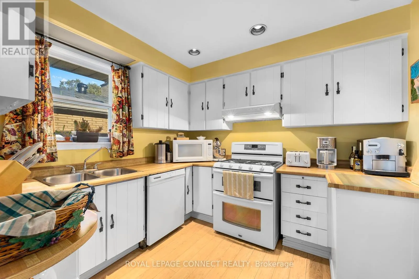 166 CLEMENTS ROAD E