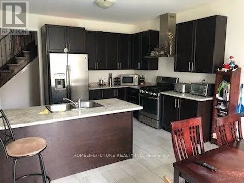 2372 EQUESTRIAN CRESCENT