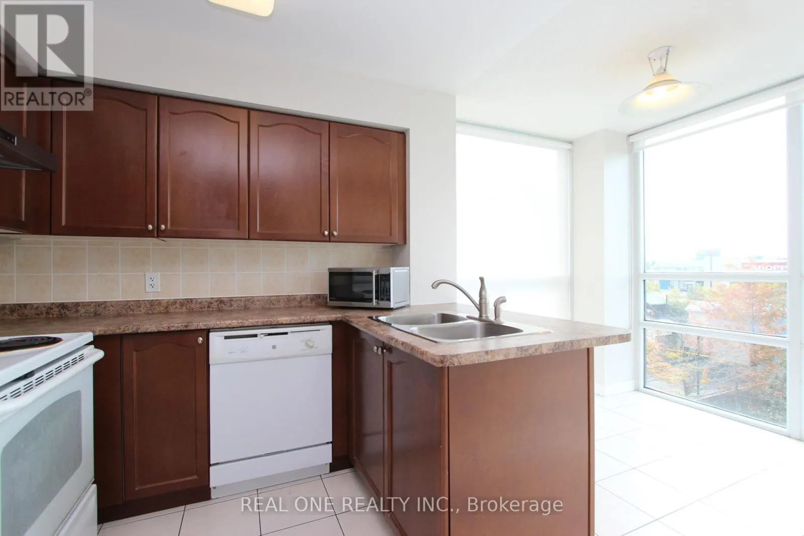 511 - 68 GRANGEWAY AVENUE