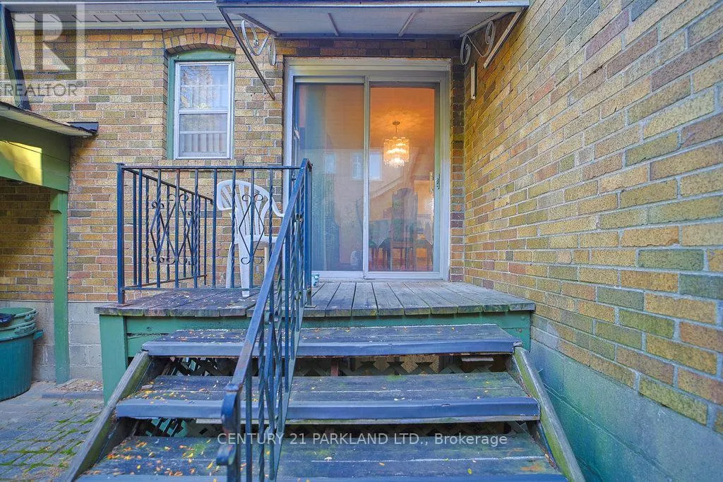 22 PARKVIEW HILL CRESCENT