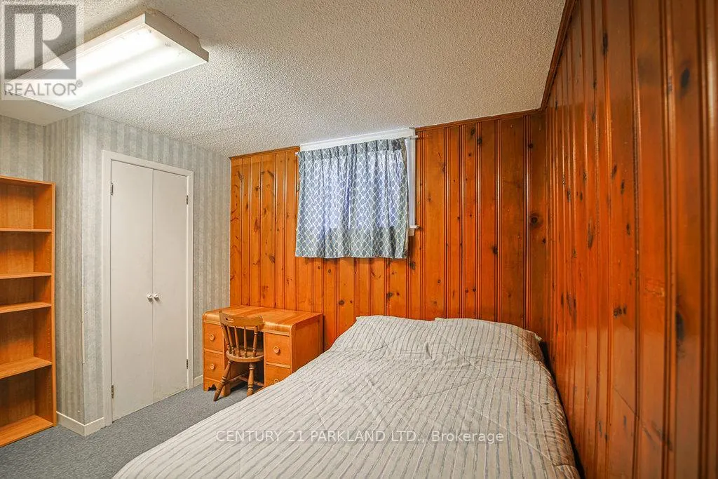 22 PARKVIEW HILL CRESCENT