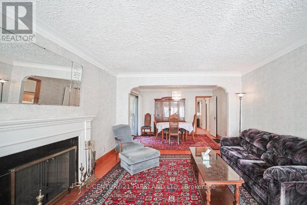 22 PARKVIEW HILL CRESCENT