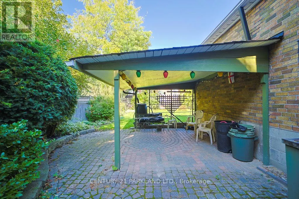 22 PARKVIEW HILL CRESCENT