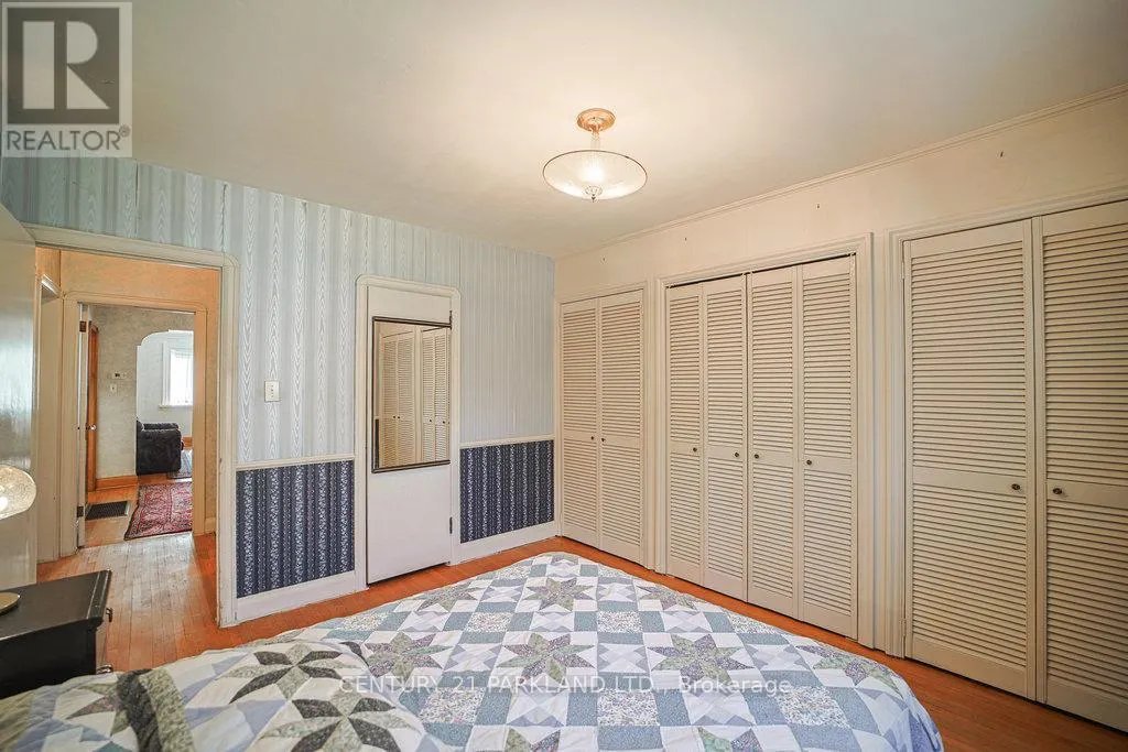 22 PARKVIEW HILL CRESCENT
