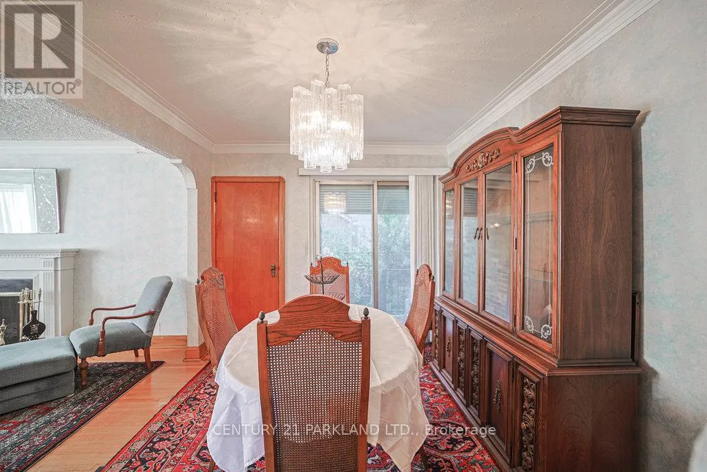 22 PARKVIEW HILL CRESCENT