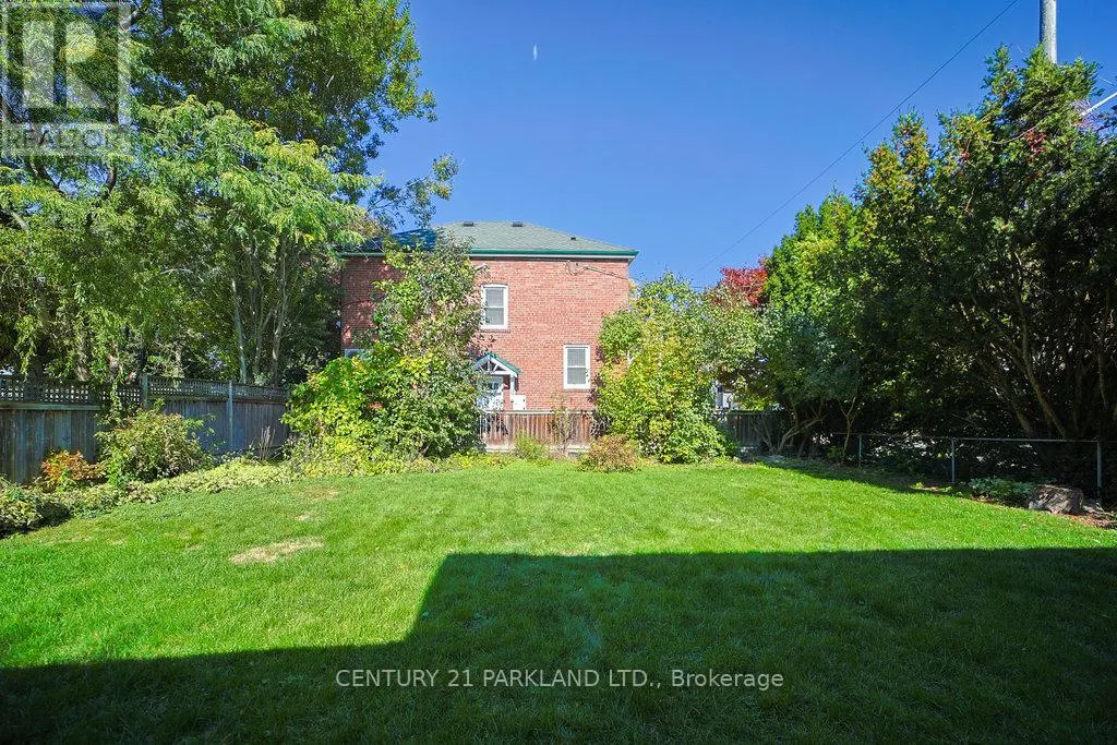 22 PARKVIEW HILL CRESCENT