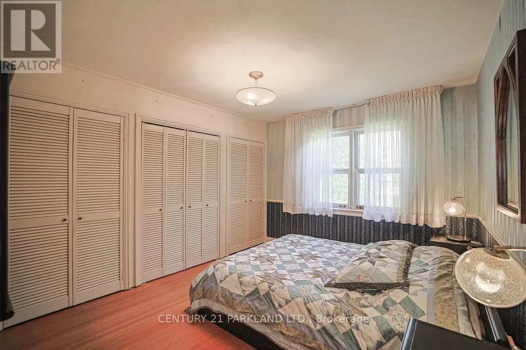 22 PARKVIEW HILL CRESCENT