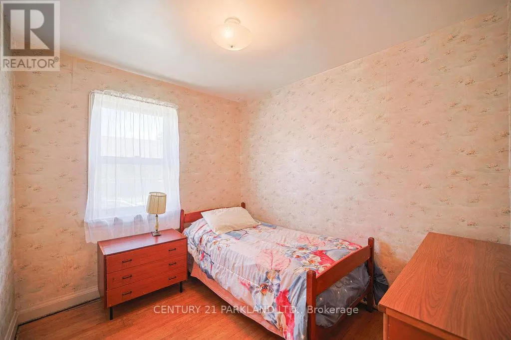 22 PARKVIEW HILL CRESCENT