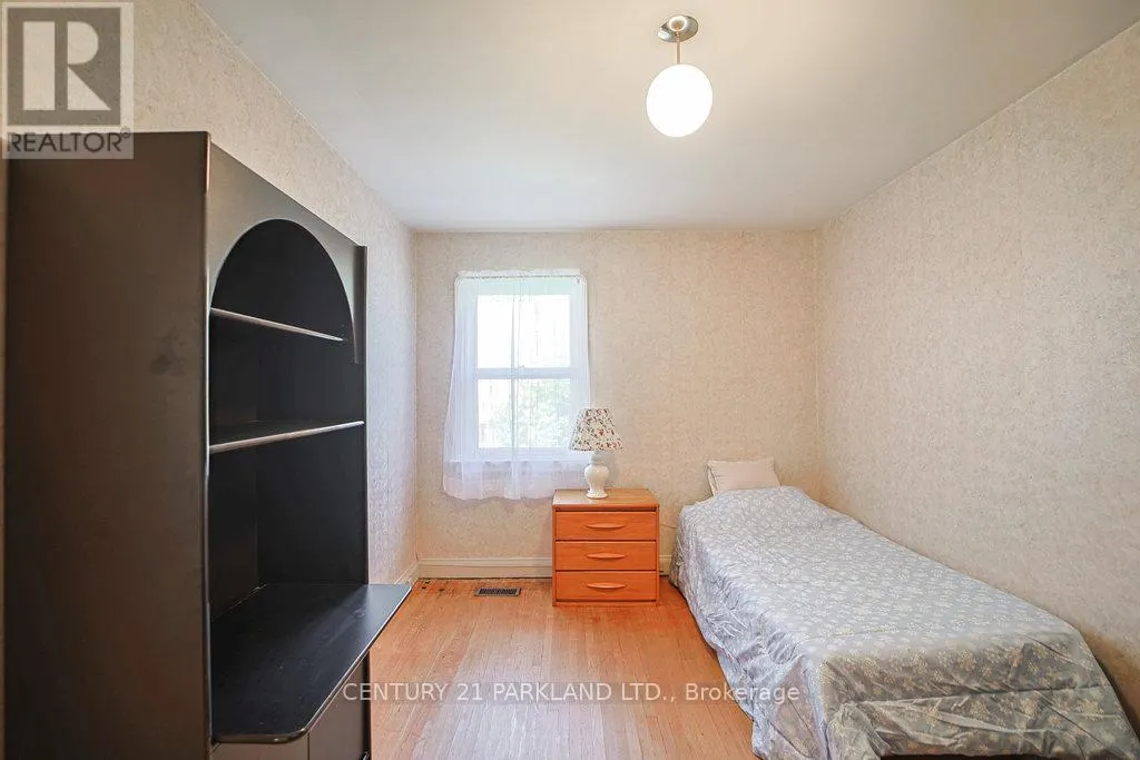 22 PARKVIEW HILL CRESCENT