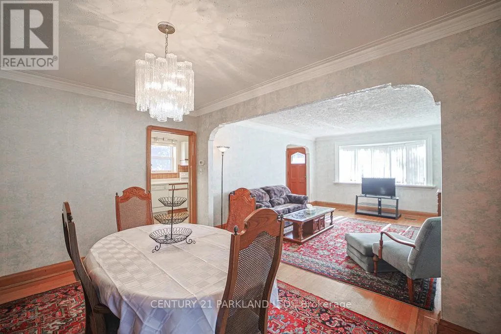 22 PARKVIEW HILL CRESCENT