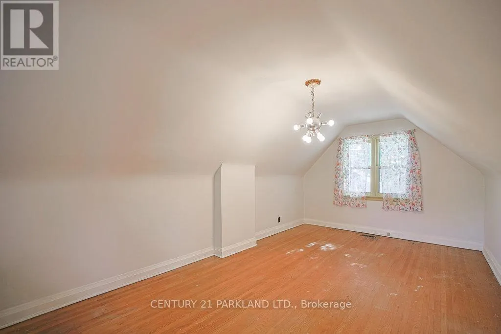 22 PARKVIEW HILL CRESCENT