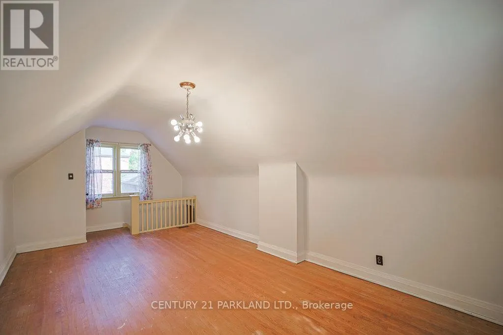 22 PARKVIEW HILL CRESCENT