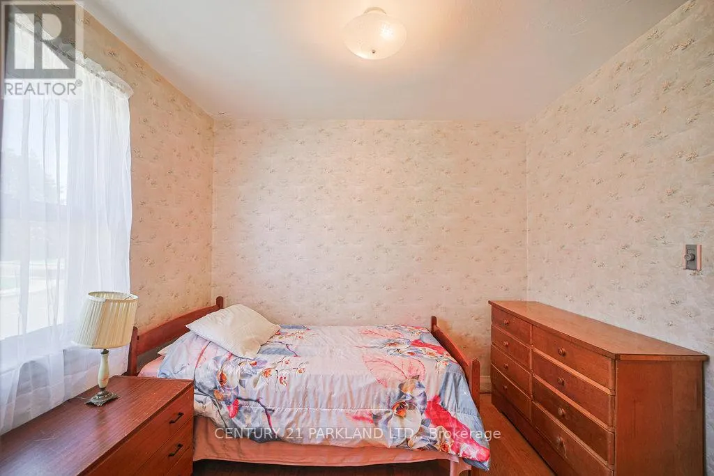 22 PARKVIEW HILL CRESCENT