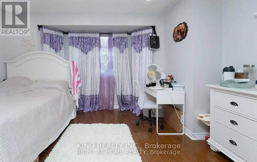 19 - 2472 EGLINTON AVENUE E