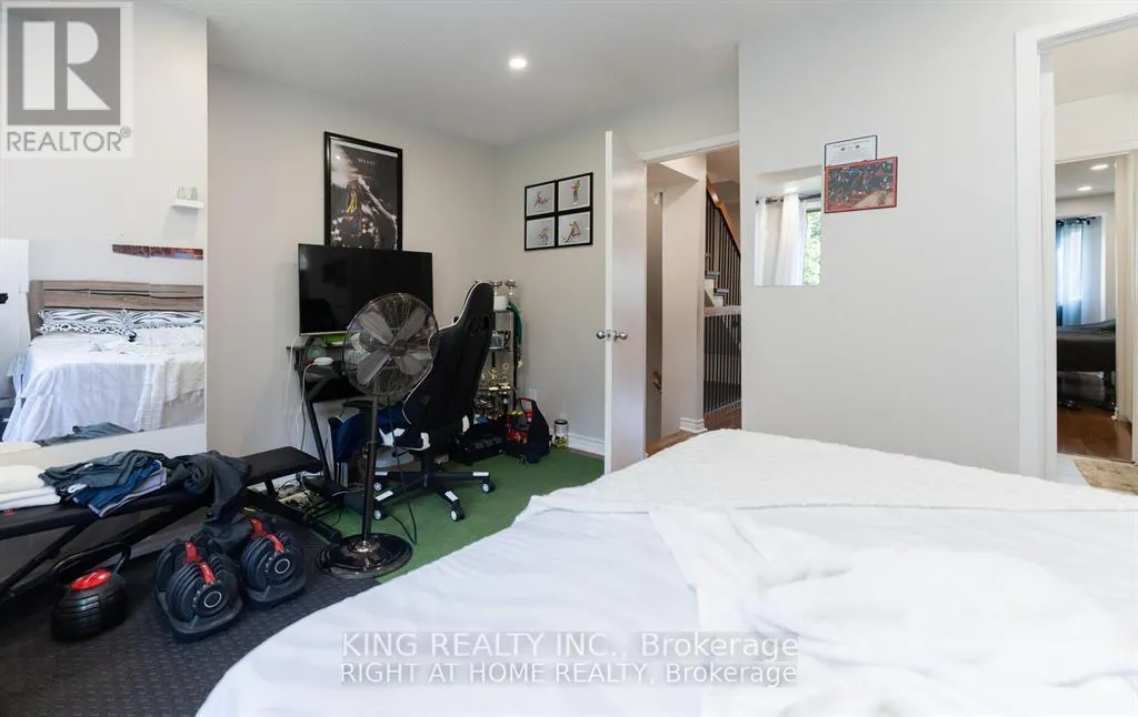 19 - 2472 EGLINTON AVENUE E