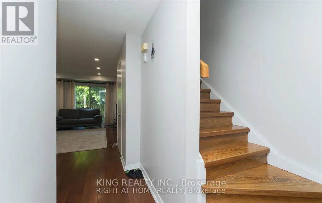 19 - 2472 EGLINTON AVENUE E