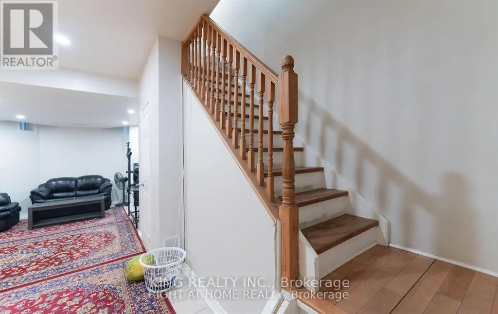 19 - 2472 EGLINTON AVENUE E