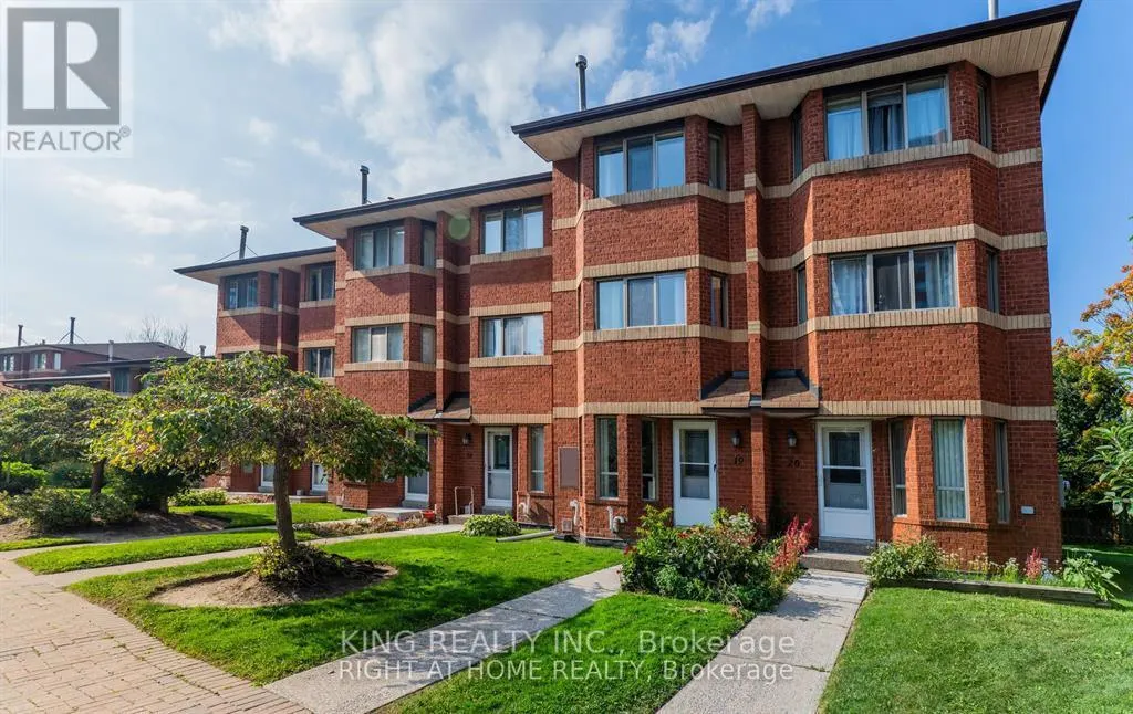 19 - 2472 EGLINTON AVENUE E