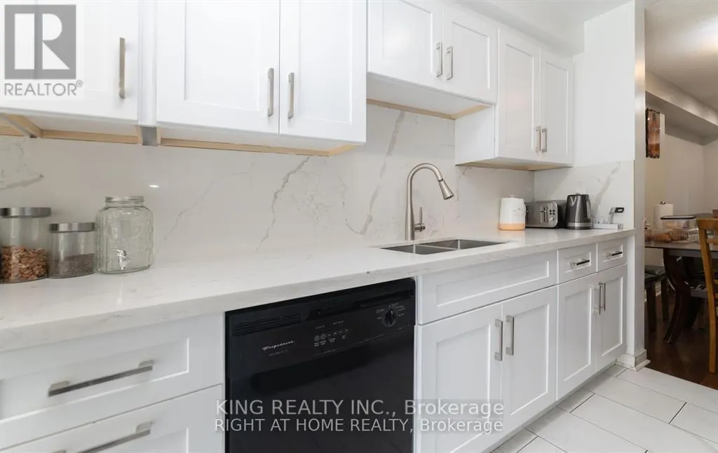 19 - 2472 EGLINTON AVENUE E