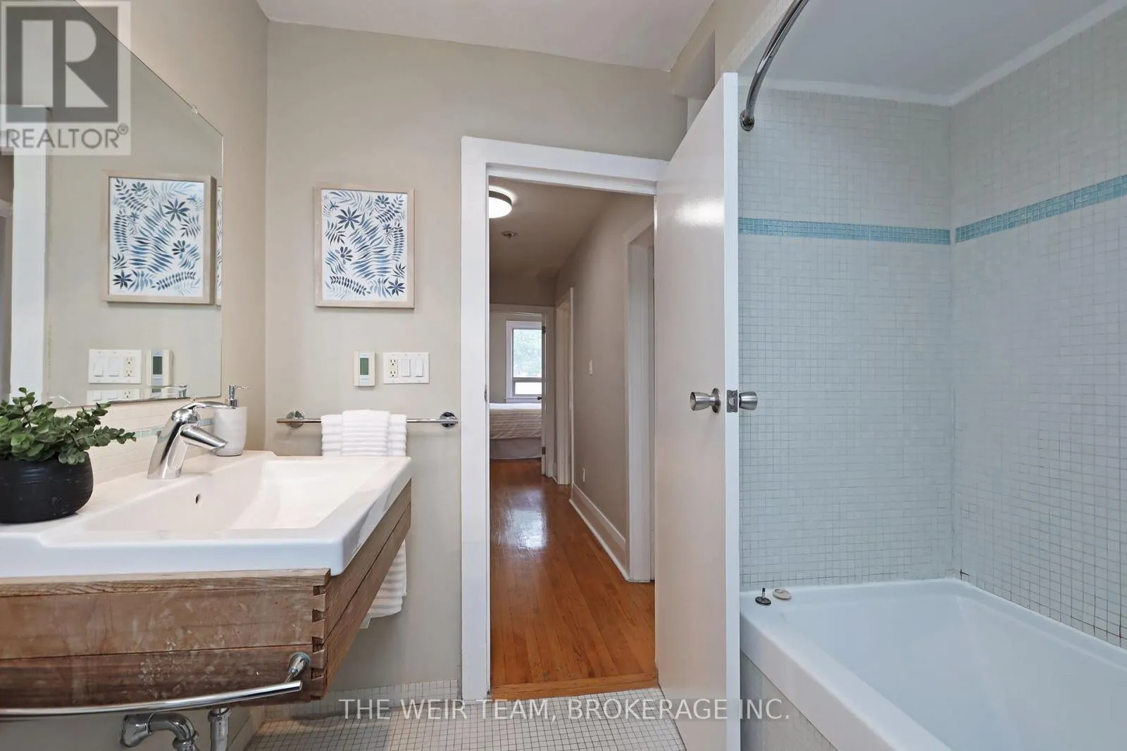 157 MORTIMER AVENUE