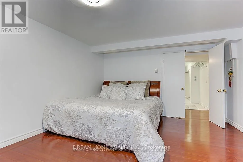 #BSMT ROOM 1 - 31 LAMBETH SQUARE