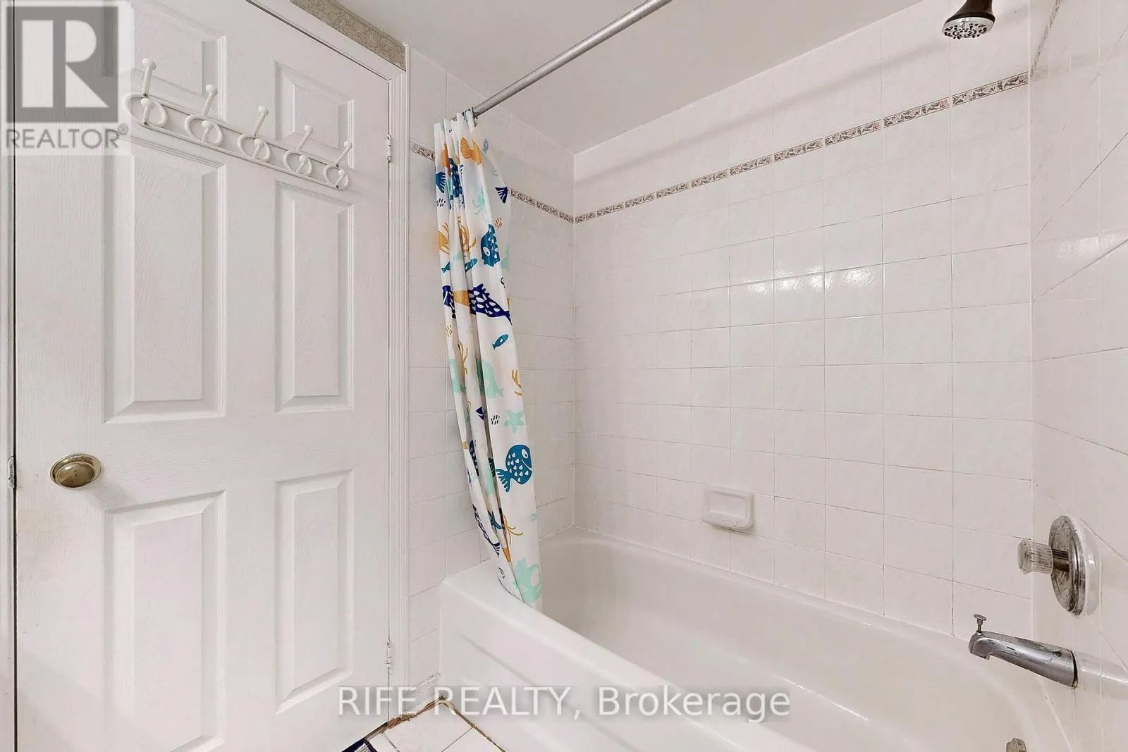 703 - 28 ROSEBANK DRIVE