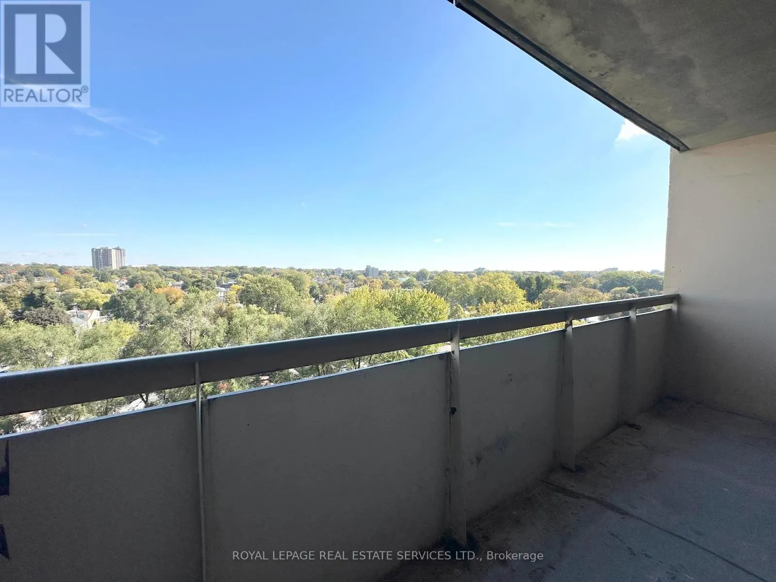 1014 - 30 DENTON AVENUE
