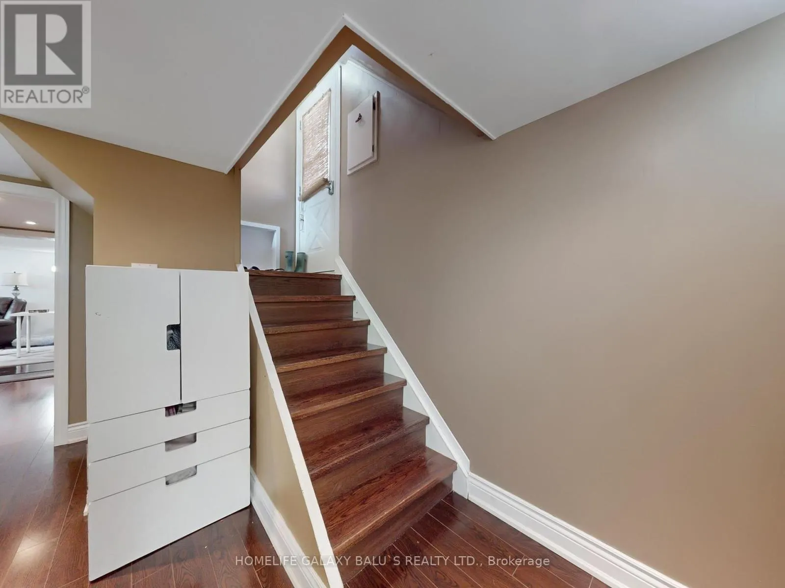 28 RONWAY CRESCENT