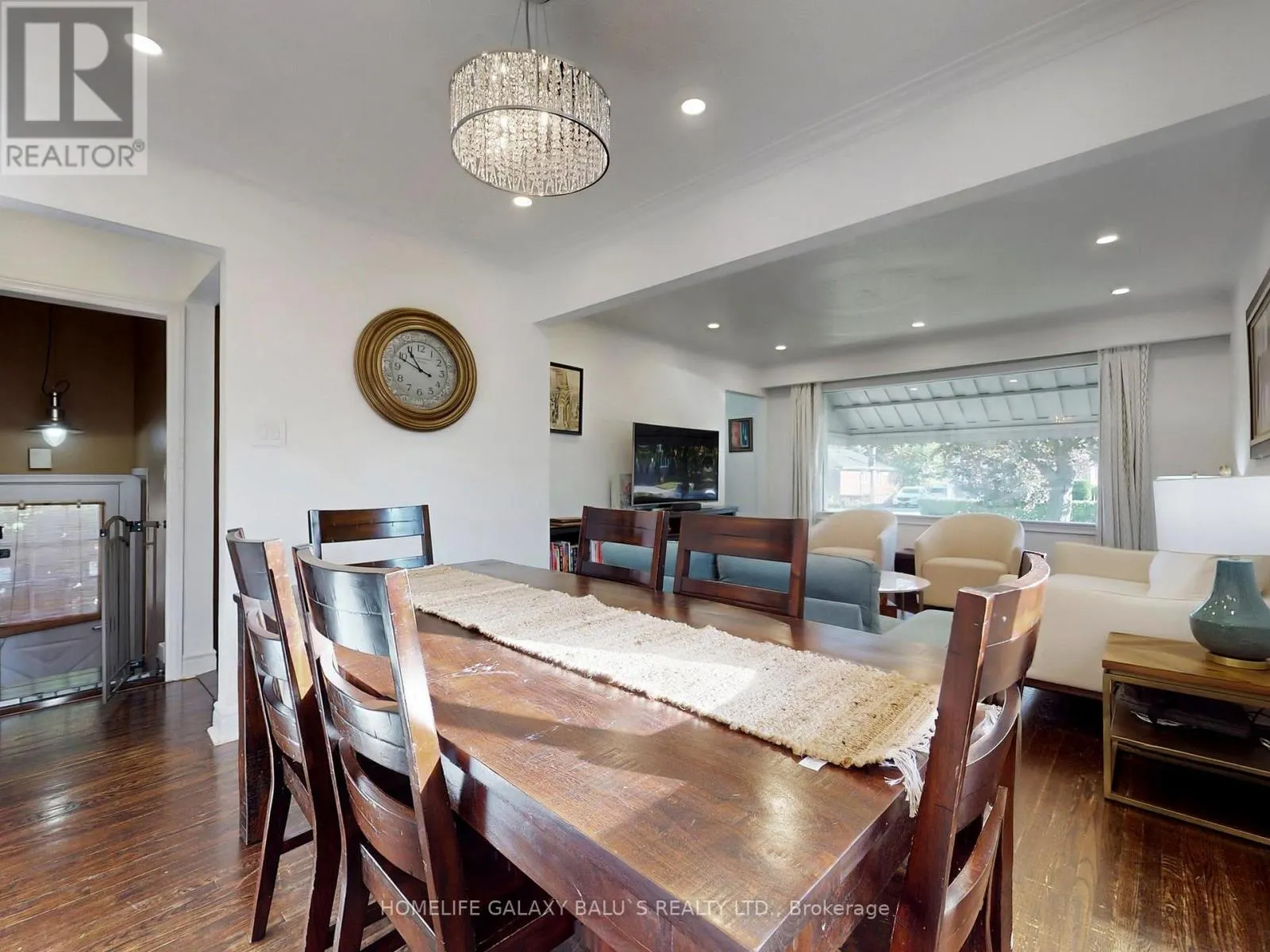 28 RONWAY CRESCENT