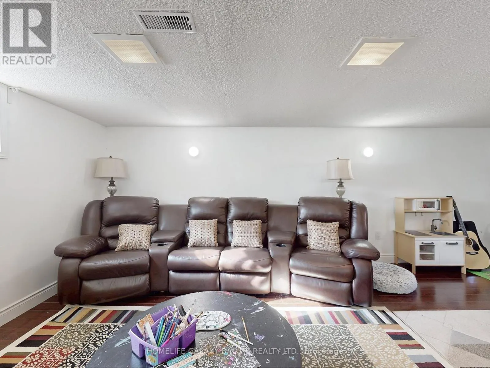 28 RONWAY CRESCENT