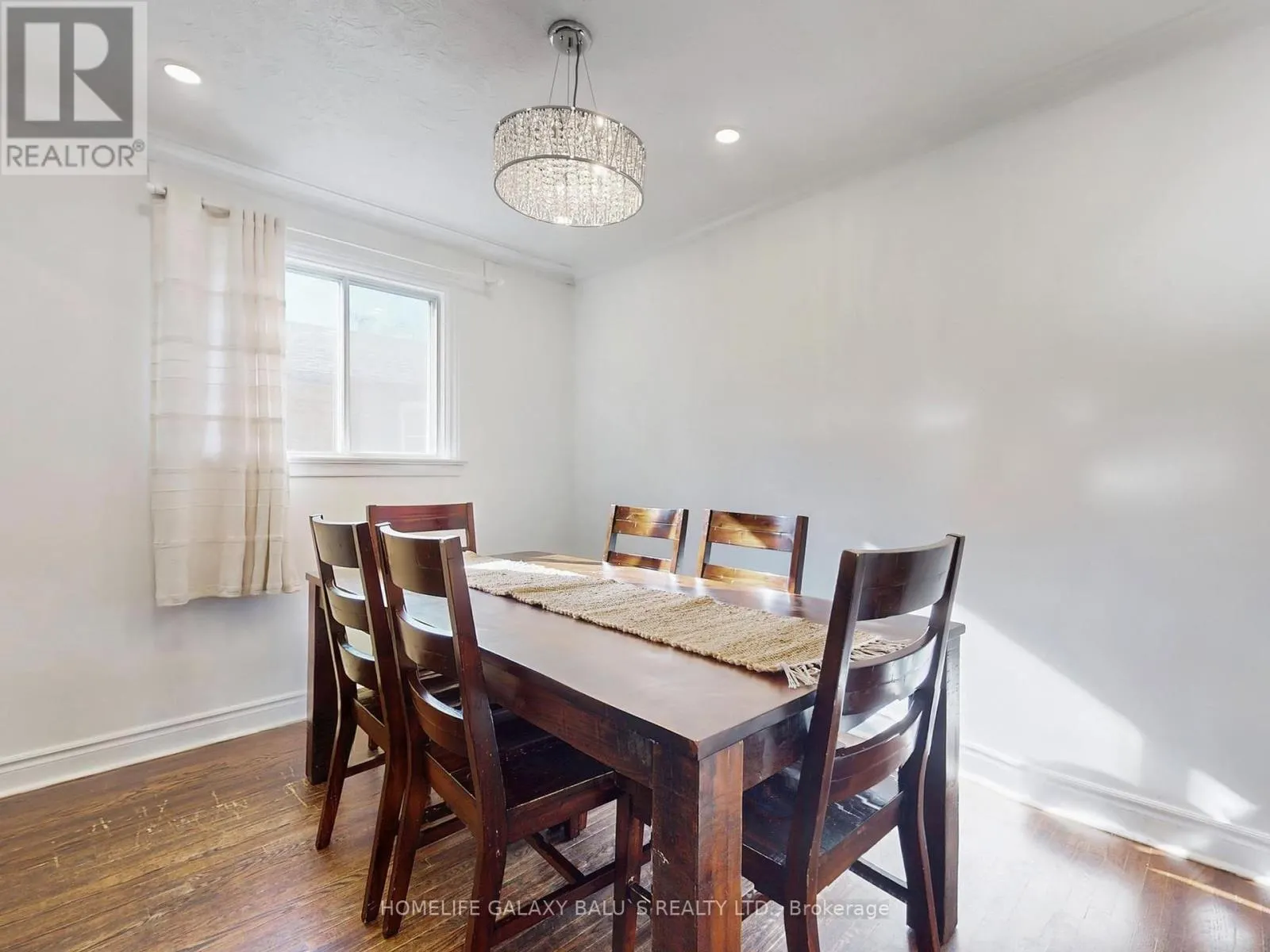 28 RONWAY CRESCENT