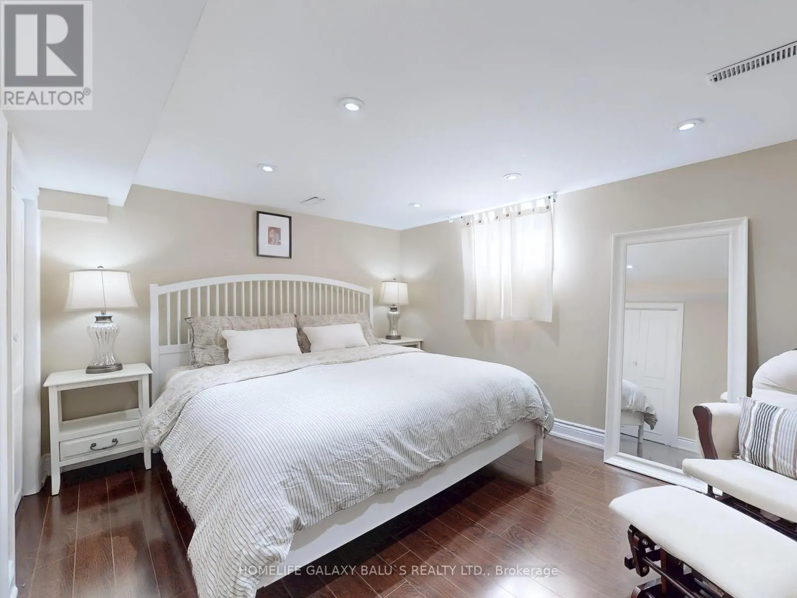 28 RONWAY CRESCENT