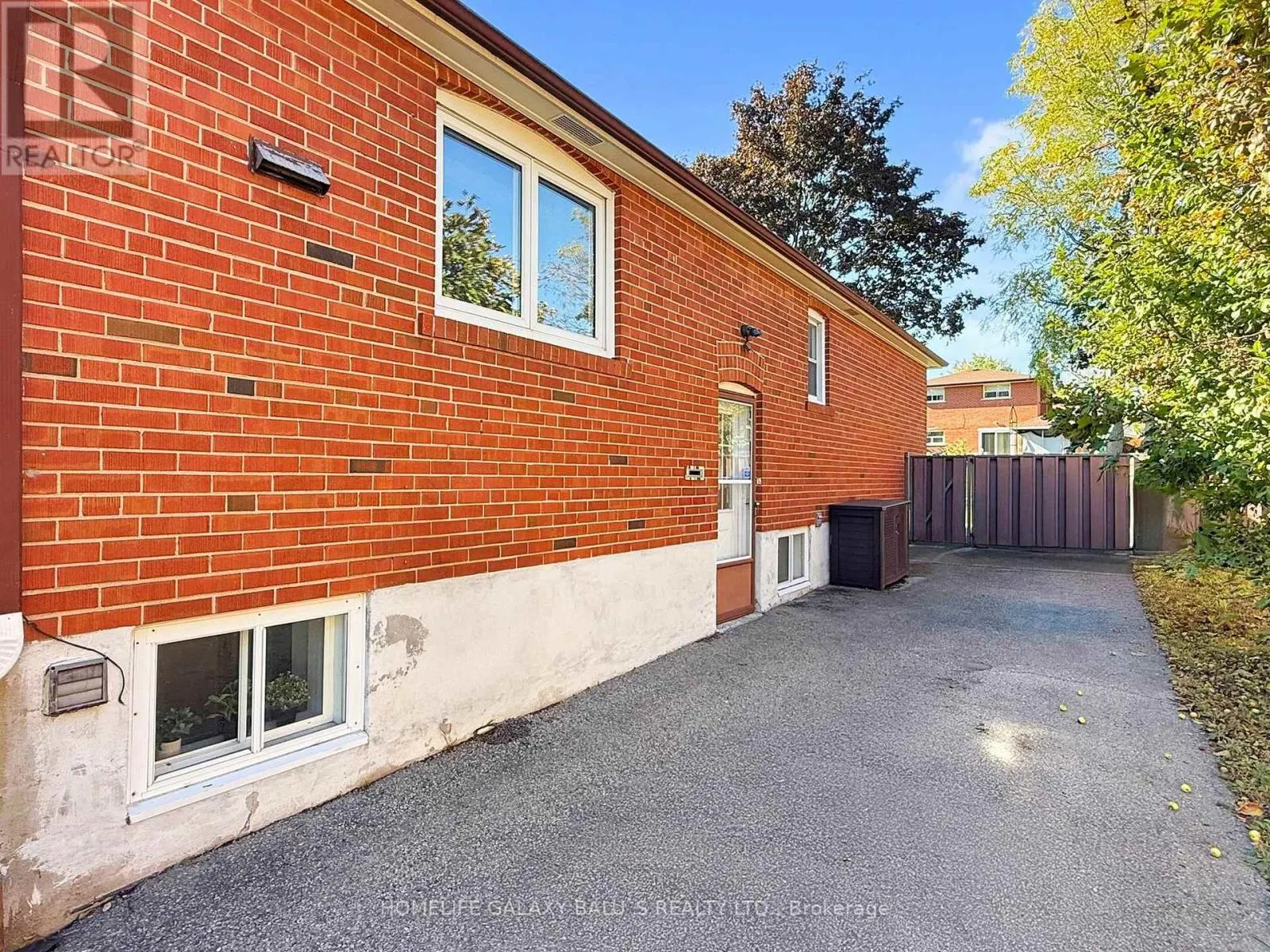 28 RONWAY CRESCENT