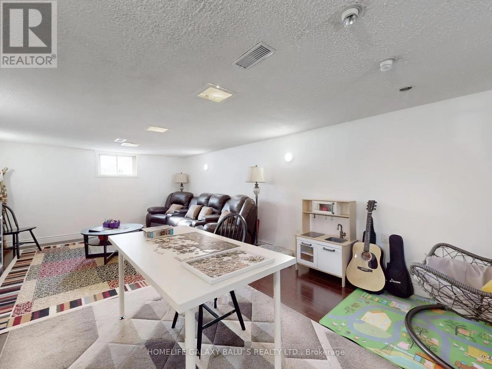 28 RONWAY CRESCENT