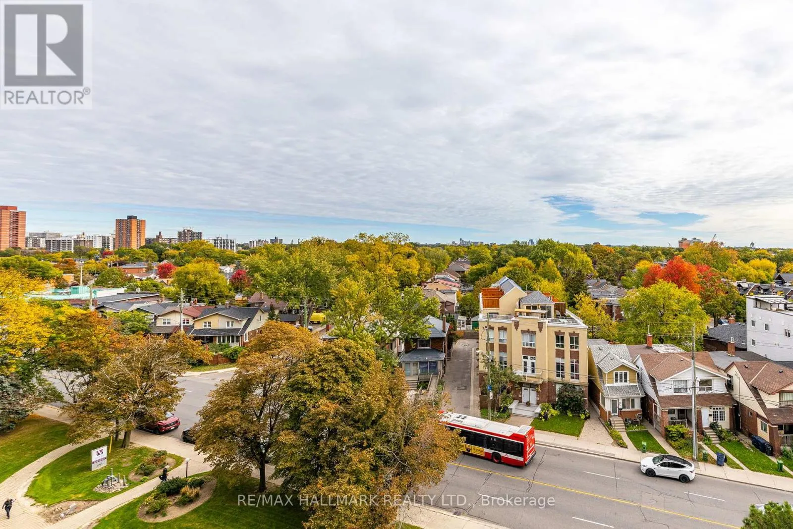 802 - 980 BROADVIEW AVENUE