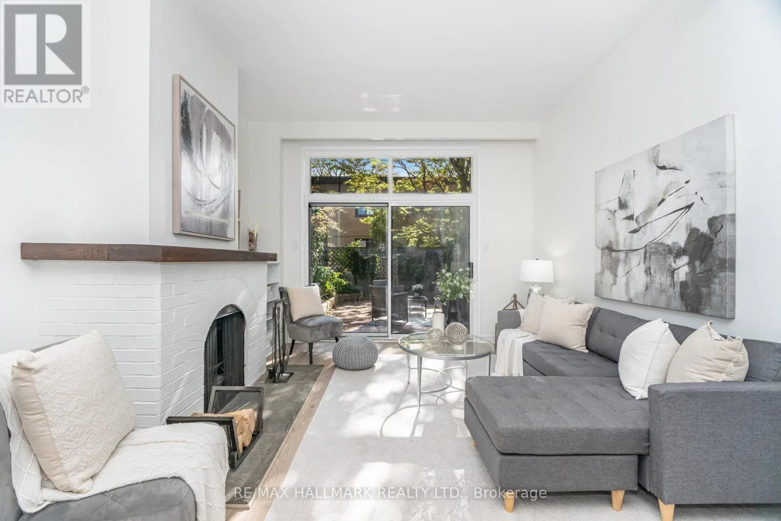 #5 - 90 KIPPENDAVIE AVENUE