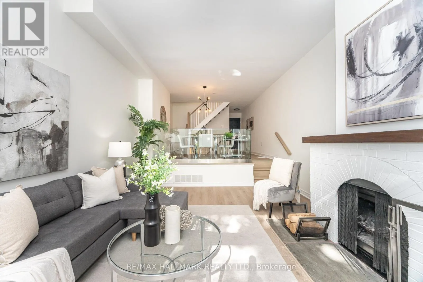 #5 - 90 KIPPENDAVIE AVENUE