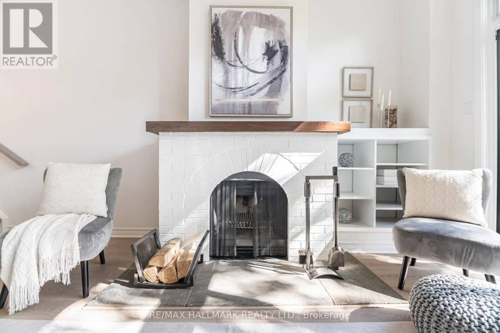 #5 - 90 KIPPENDAVIE AVENUE