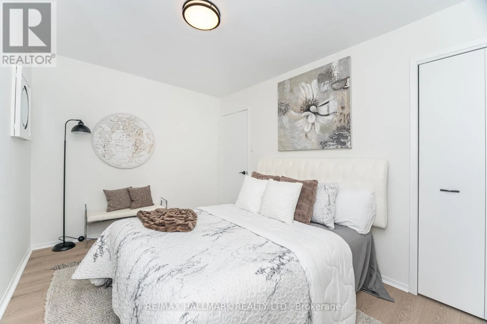 #5 - 90 KIPPENDAVIE AVENUE