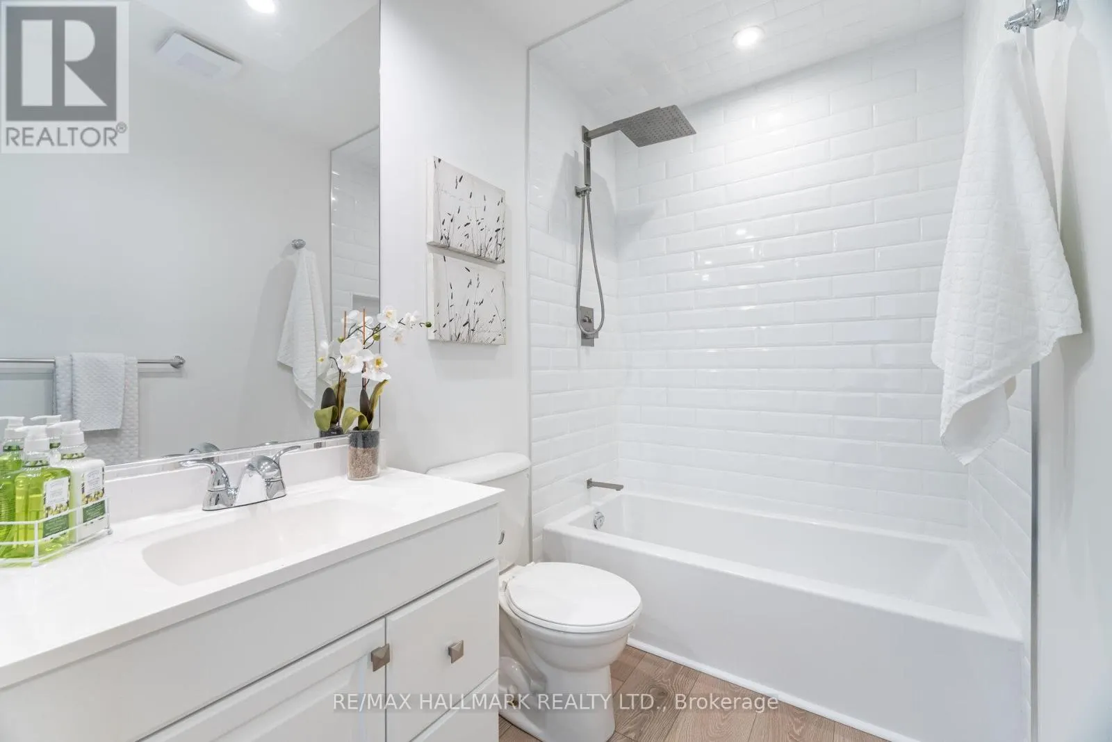 #5 - 90 KIPPENDAVIE AVENUE