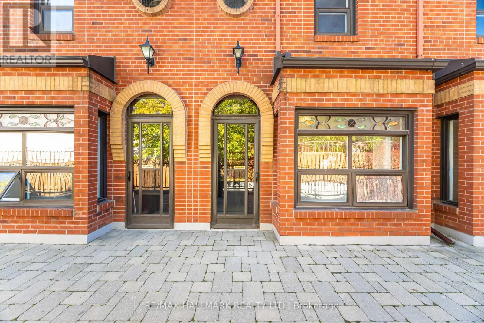 #5 - 90 KIPPENDAVIE AVENUE