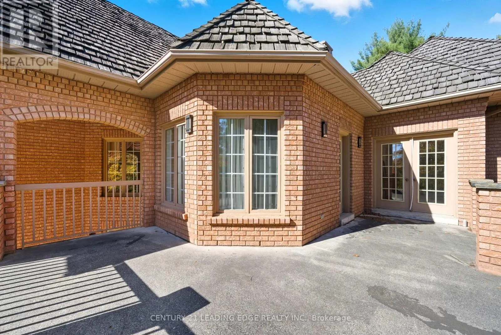 8 BUNHILL COURT