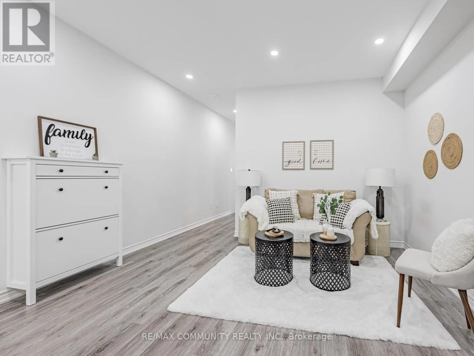 49 HICKLING LANE