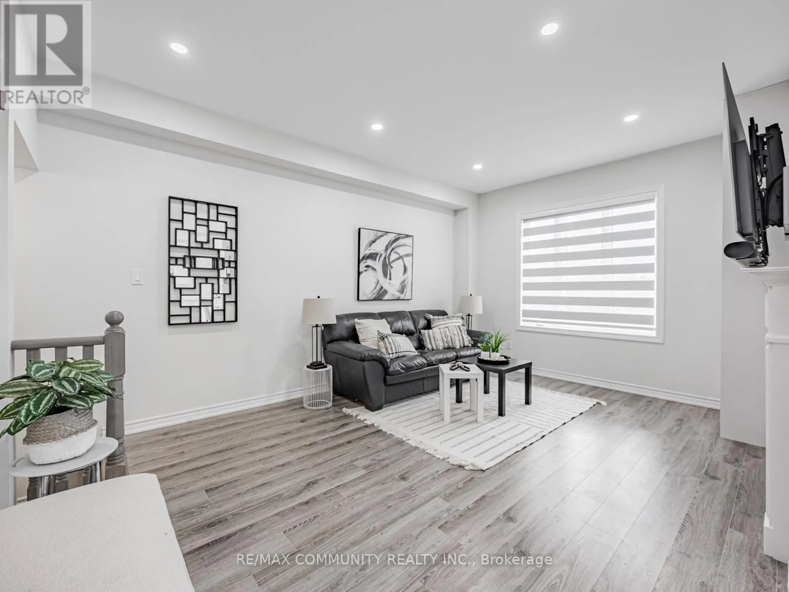 49 HICKLING LANE