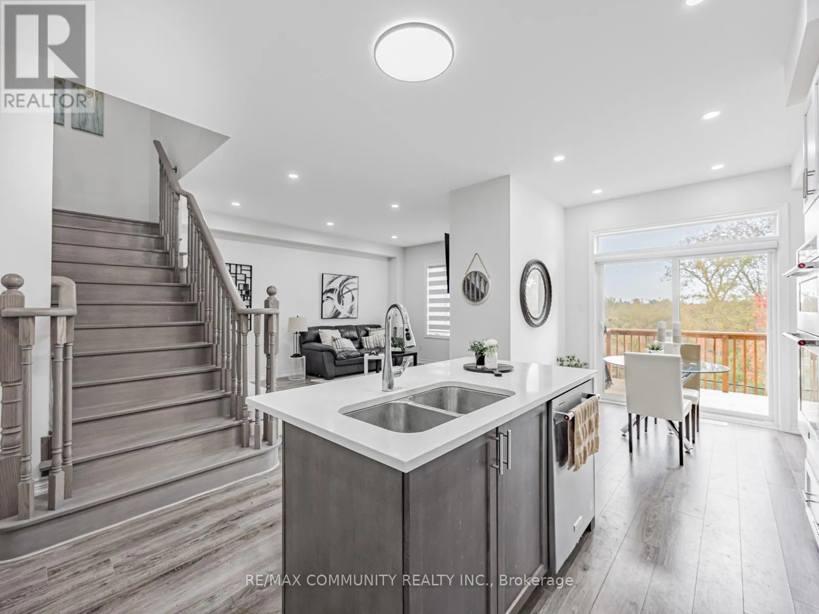 49 HICKLING LANE